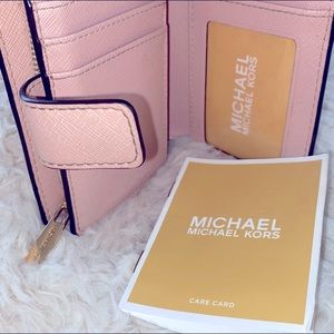 Michael Kors Pastel Pink Leather Wallet Like New